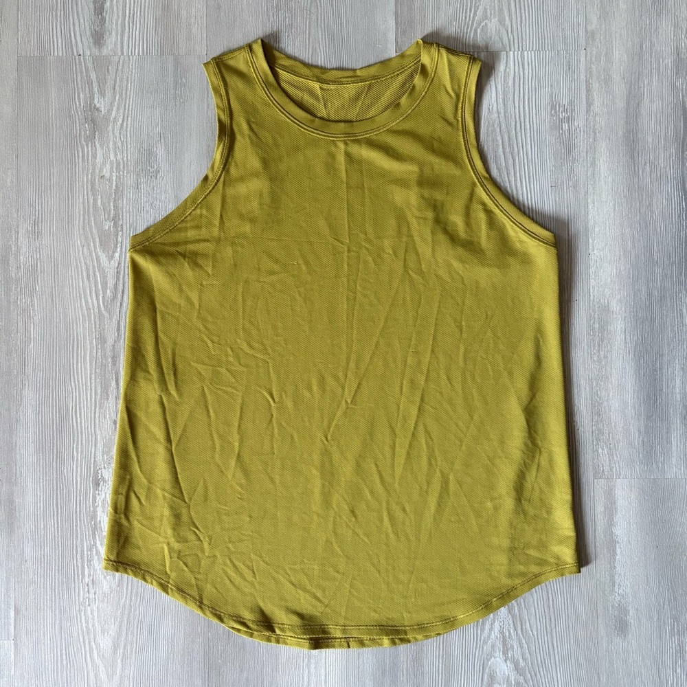 lululemon athletica Women's Sleeveless Tank Top in Olive Yellow